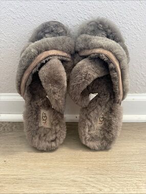 UGG Women's Fluff Slide Sandal - Taupe